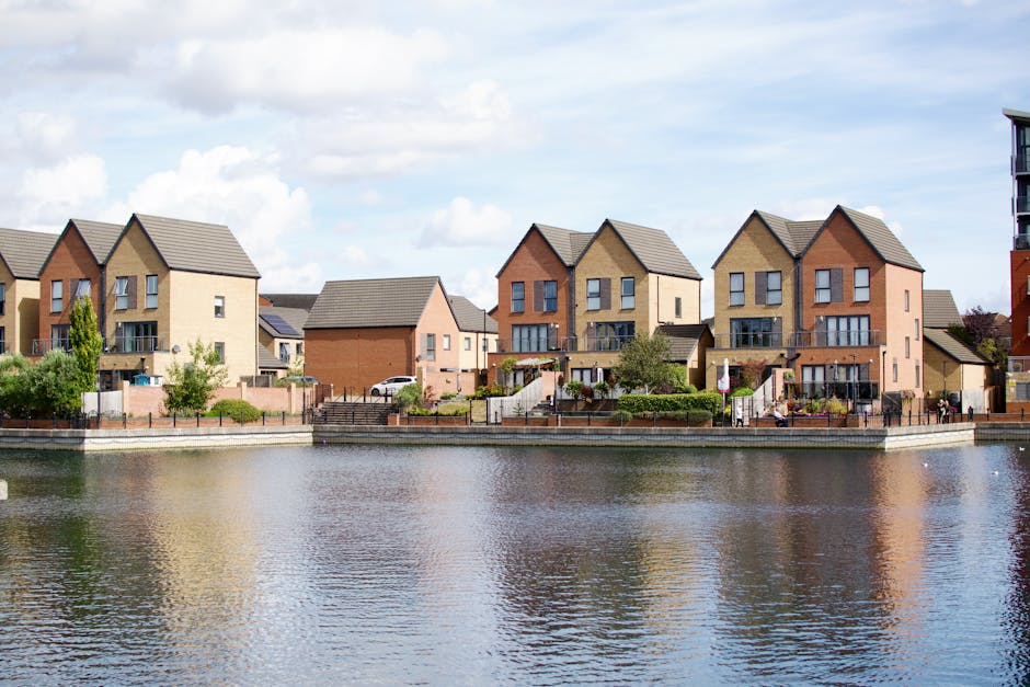 Thamesmead rubbish removal guide for Southmere Lake homes